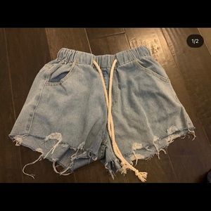 Jean shorts with elastic band and ties